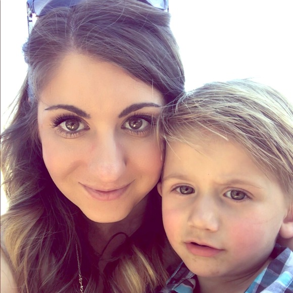 Meet your Posher, Ashley - Picture 1 of 1